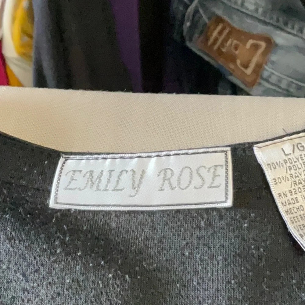 Emily Rose - Picture 7 of 9